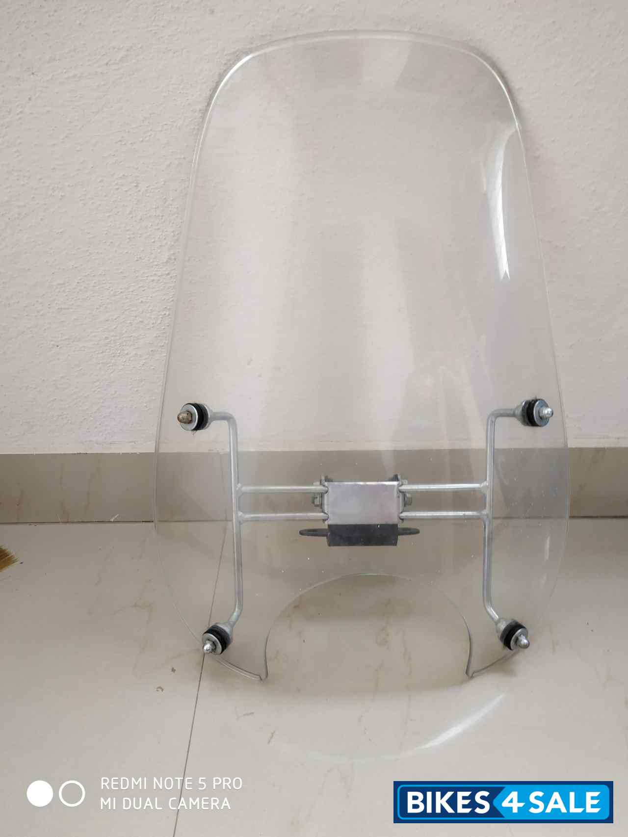 Red Bajaj Avenger 220 DTS-i Red Bajaj Avenger 220 DTS-i