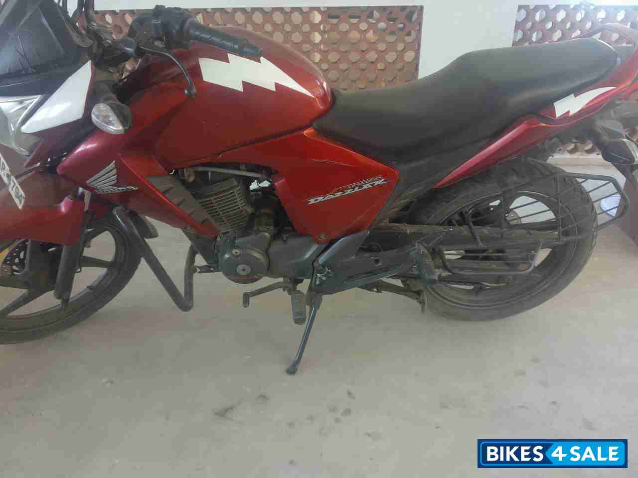 Red Honda Unicorn Dazzler