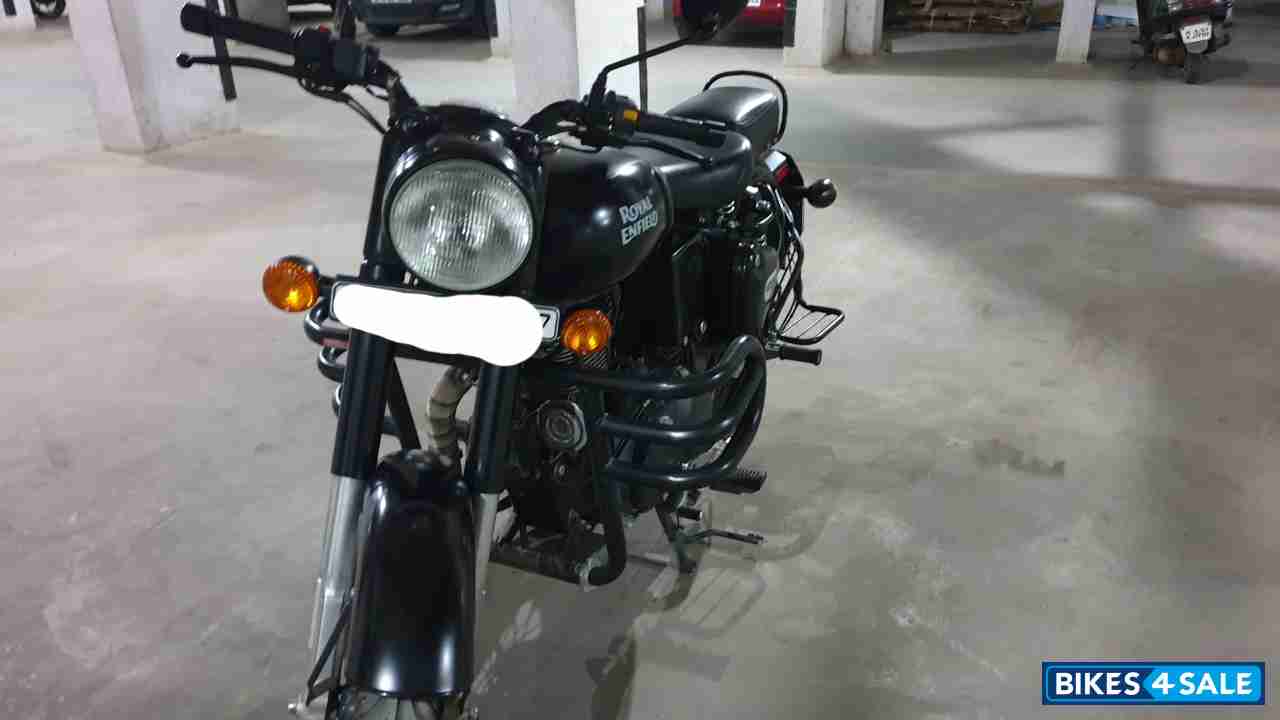 Royal Enfield Classic Stealth Black Royal Enfield Classic Stealth Black