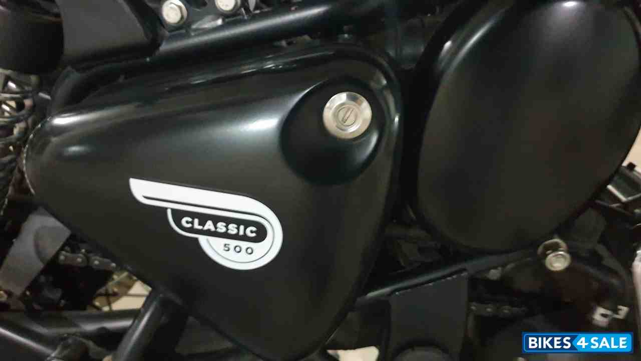 Royal Enfield Classic Stealth Black Royal Enfield Classic Stealth Black