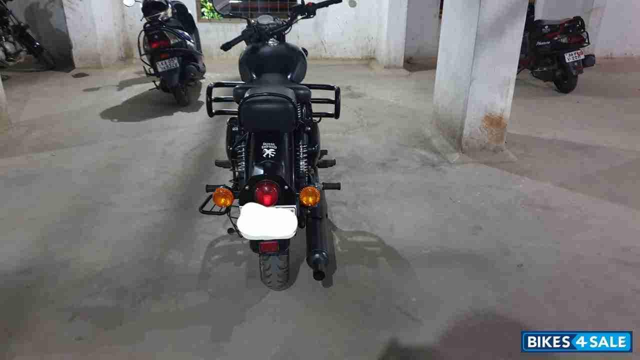 Royal Enfield Classic Stealth Black Royal Enfield Classic Stealth Black