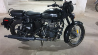Royal Enfield Classic Stealth Black