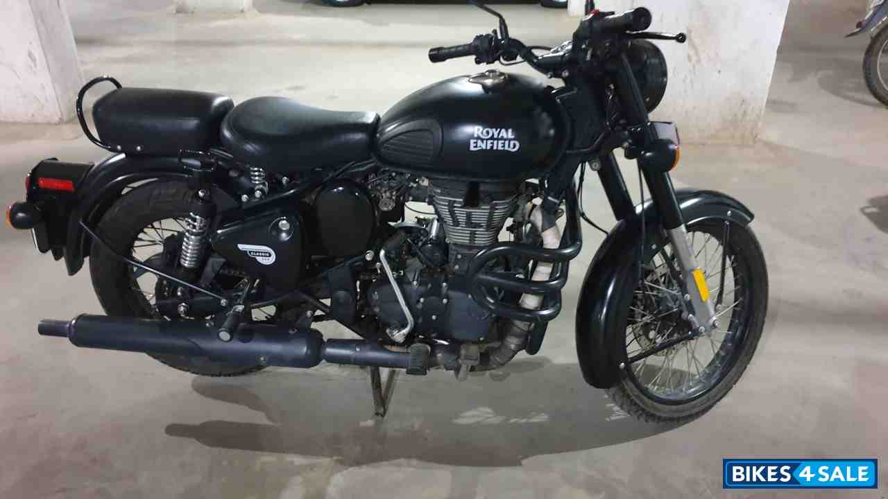 Royal Enfield Classic Stealth Black Royal Enfield Classic Stealth Black