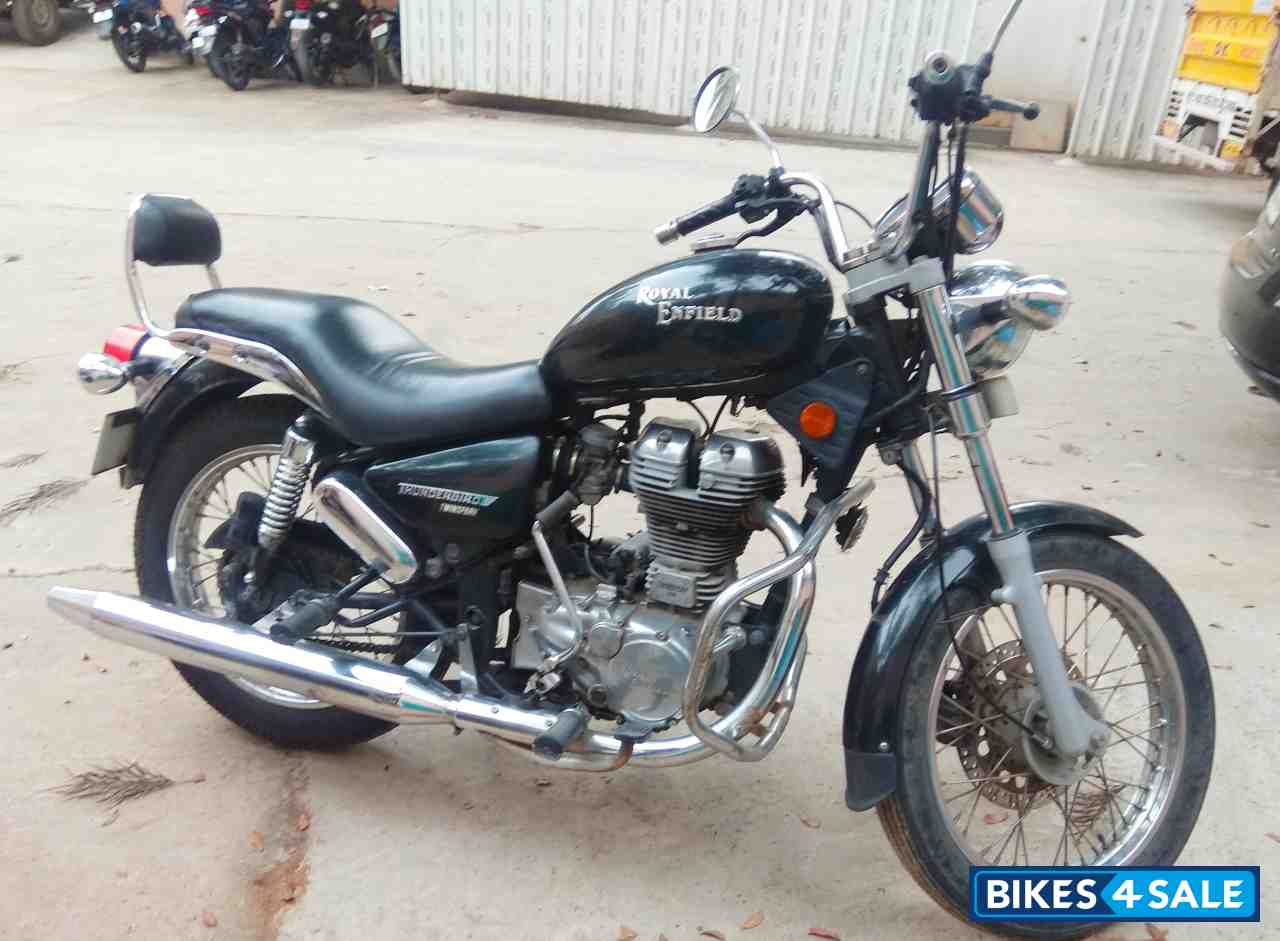 Black Royal Enfield Thunderbird TwinSpark 350