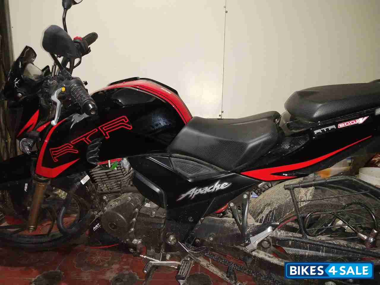 TVS Apache RTR 200 4V Race Edition 2.0