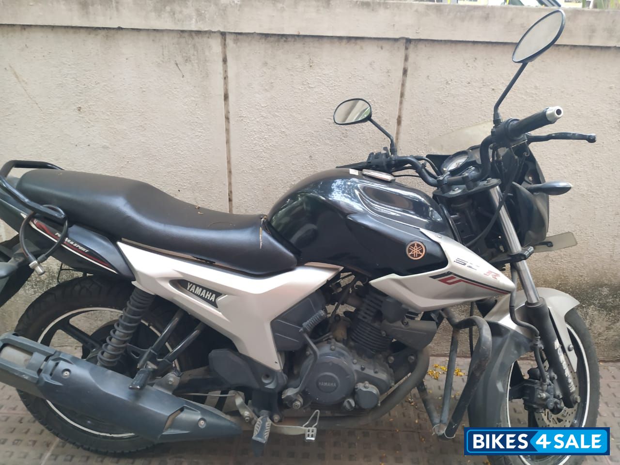 Grek-black Yamaha SZ-R