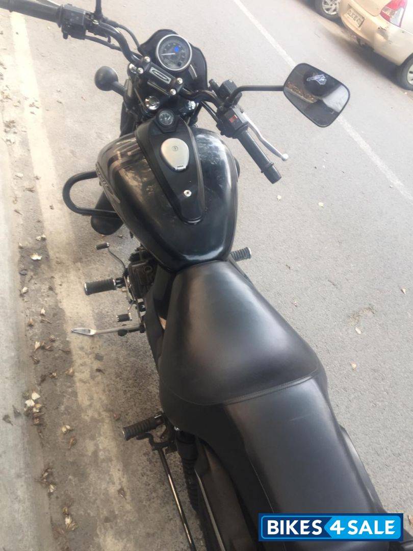 Matte Black Bajaj Avenger Street 180