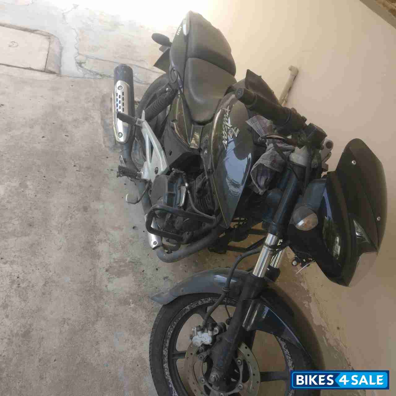 Black Bajaj Pulsar 180 DTSi