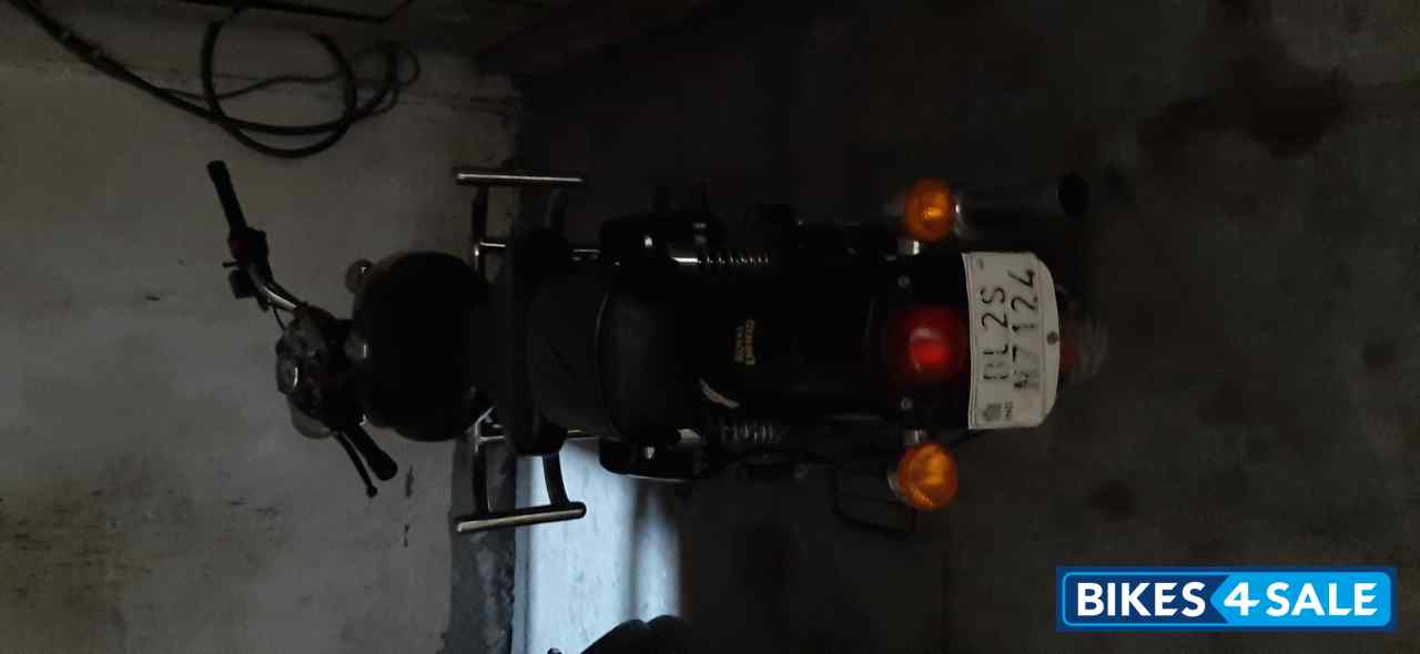 Black Royal Enfield Classic 350 Black Royal Enfield Classic 350