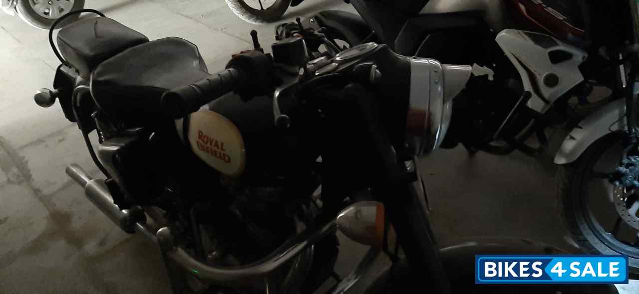 Black Royal Enfield Classic 350 Black Royal Enfield Classic 350