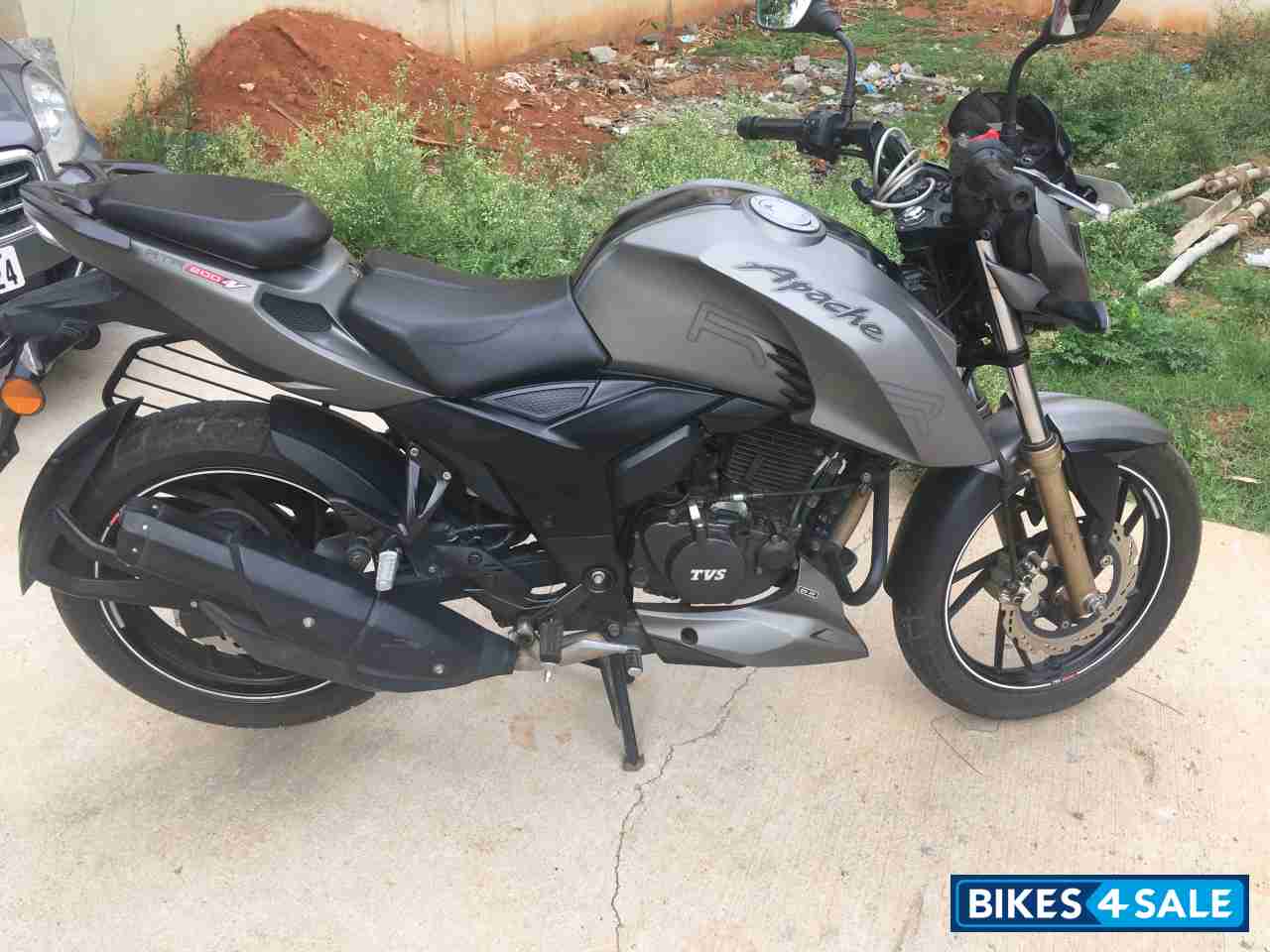 TVS Apache RTR 200 4V