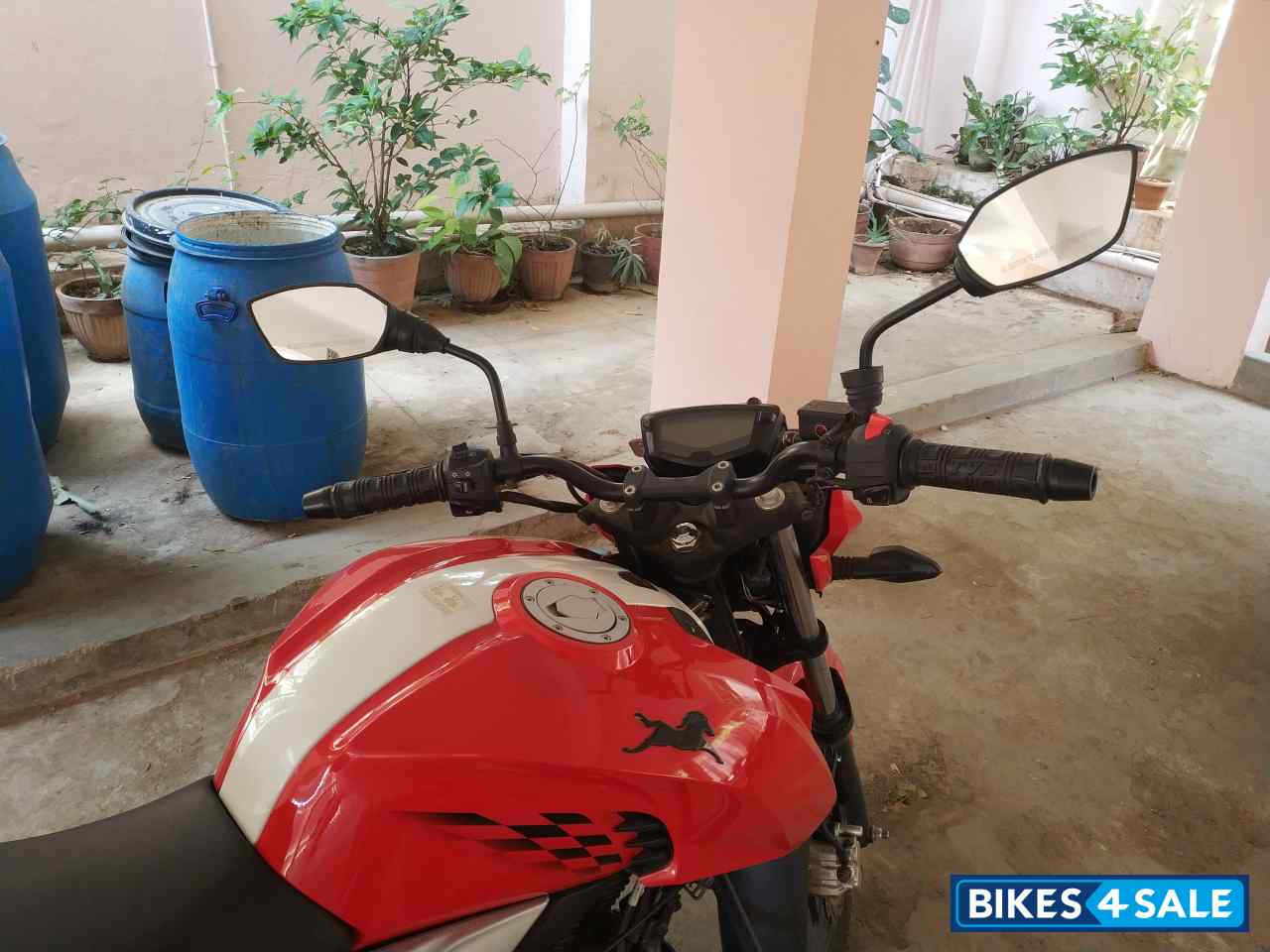 TVS Apache RTR 160 4V