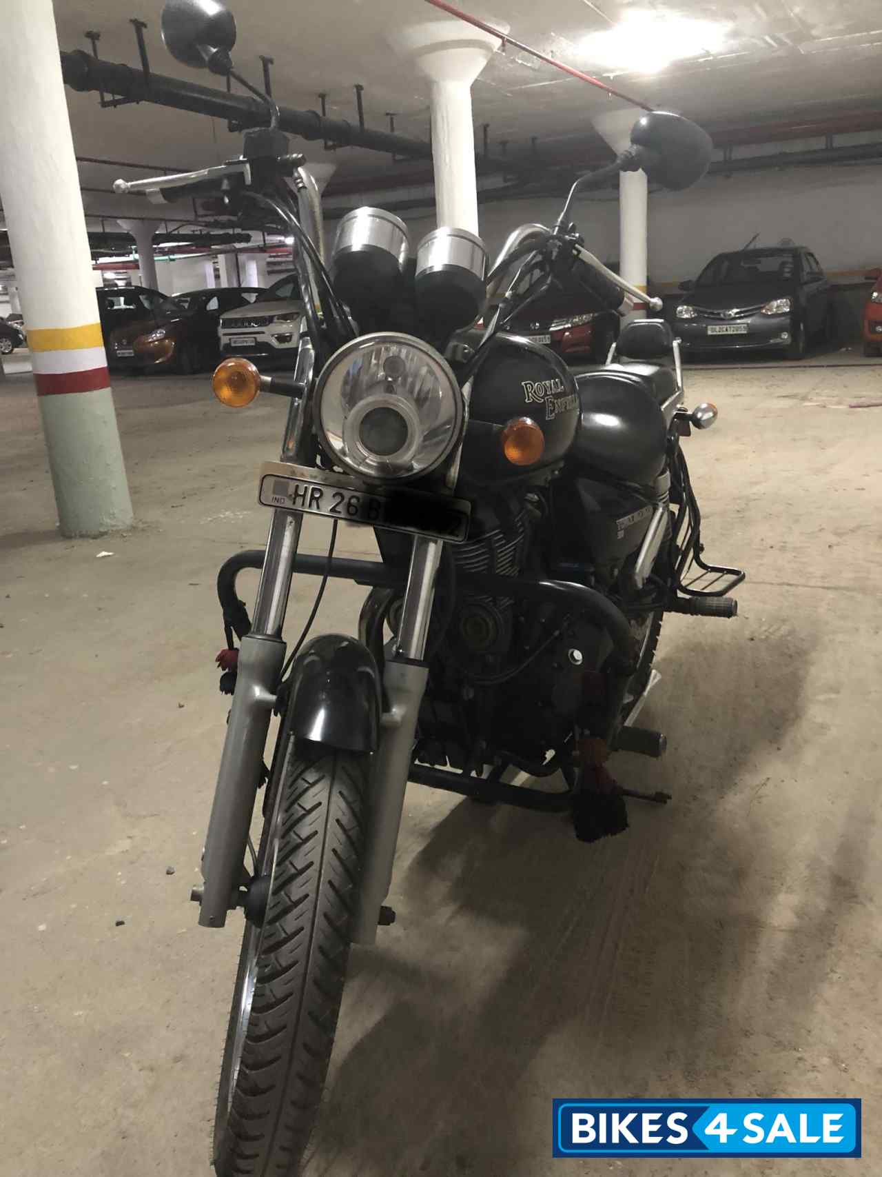 Black Royal Enfield Thunderbird 500