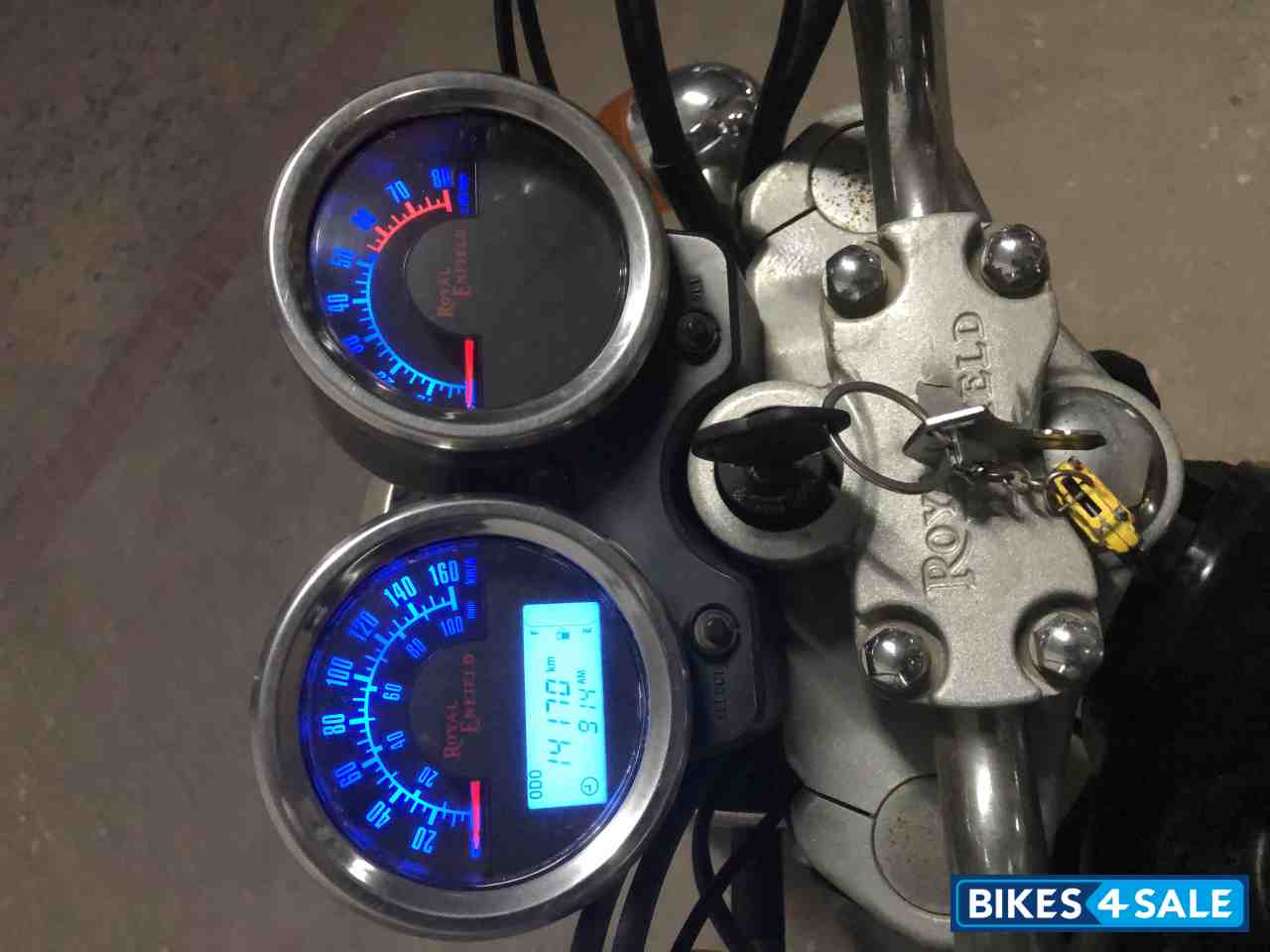 Black Royal Enfield Thunderbird 500