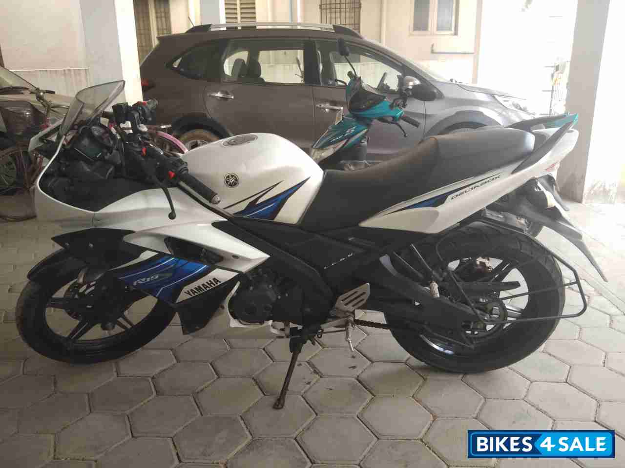 White Yamaha YZF R15 S