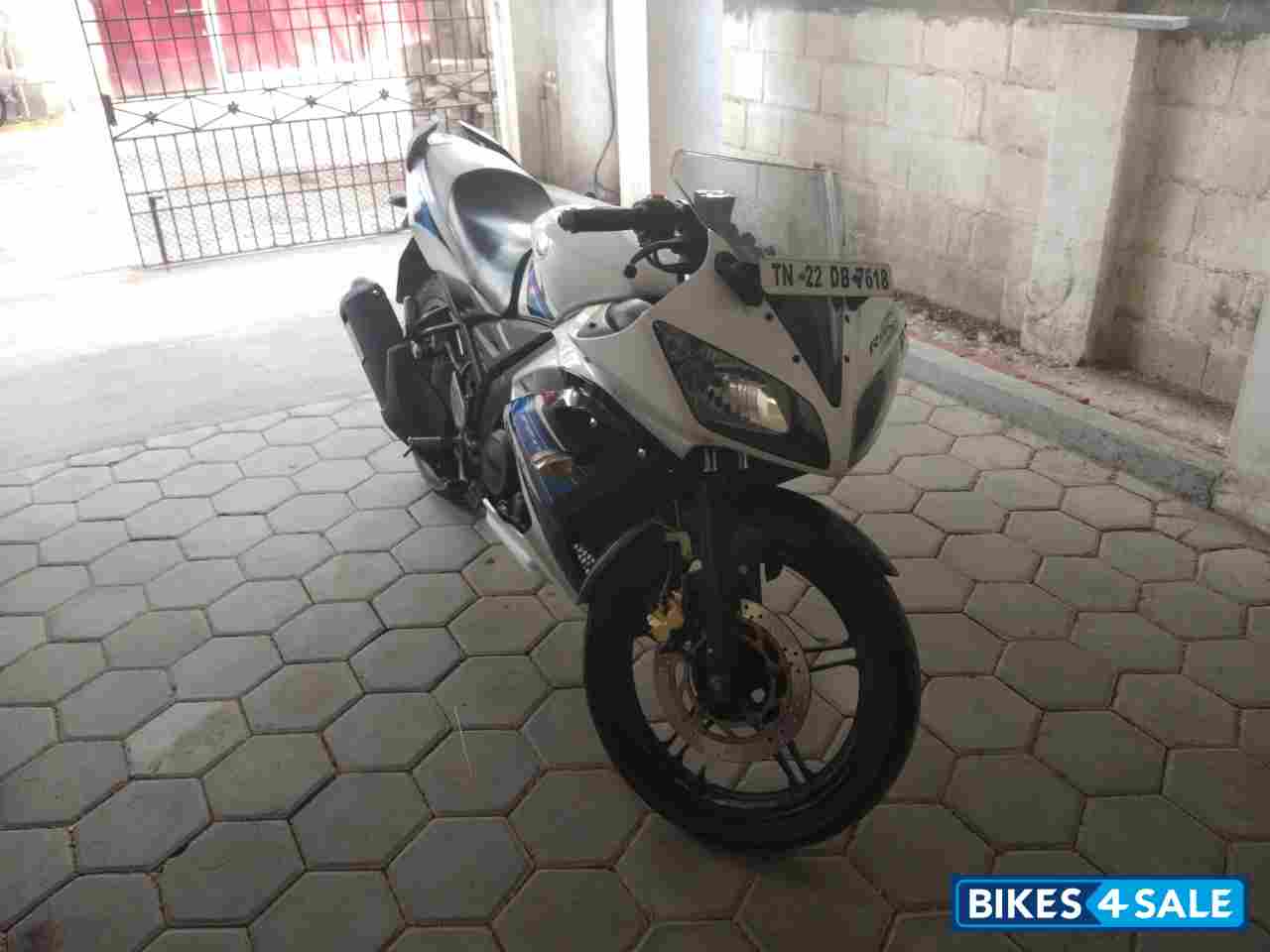 White Yamaha YZF R15 S