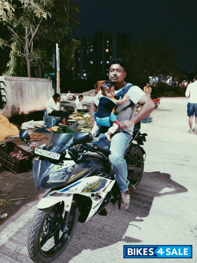 White & Green Yamaha YZF R15 V2