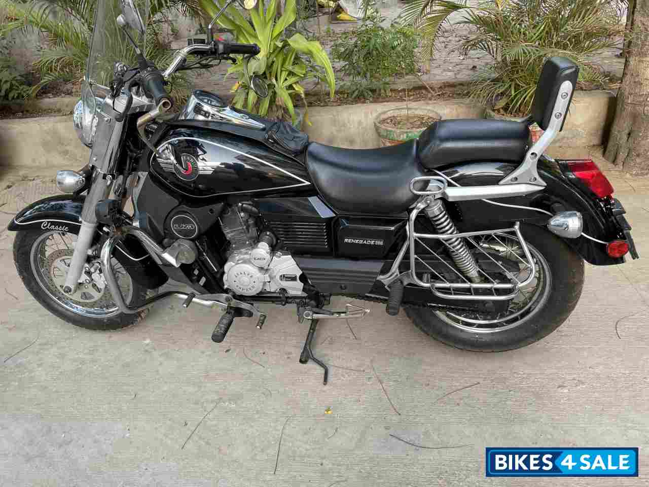 Black UM Renegade Commando Classic