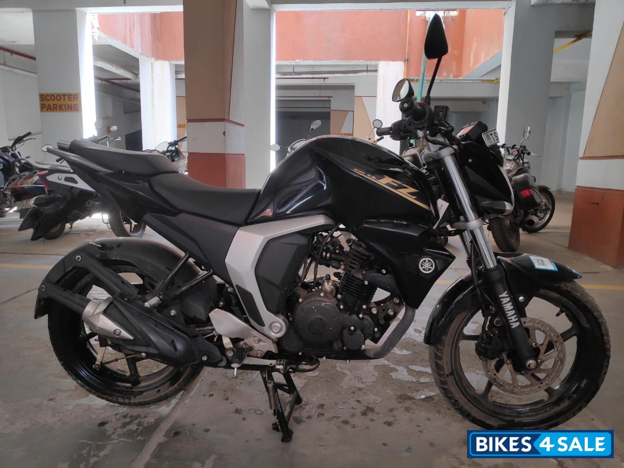 Black Yamaha FZ FI V2