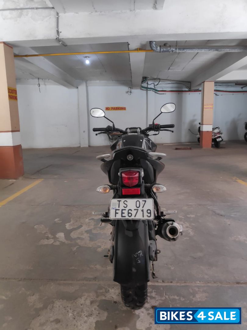 Black Yamaha FZ FI V2 Black Yamaha FZ FI V2