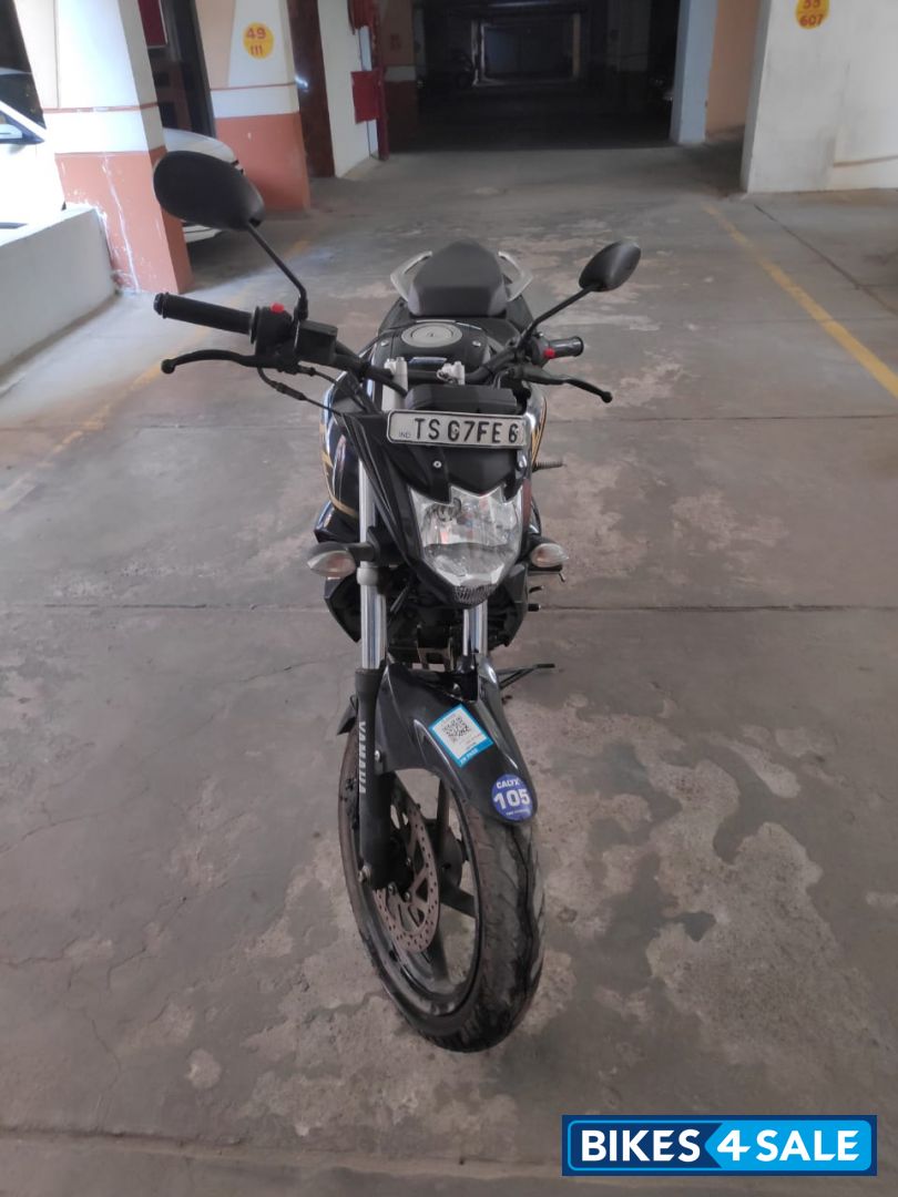 Black Yamaha FZ FI V2 Black Yamaha FZ FI V2
