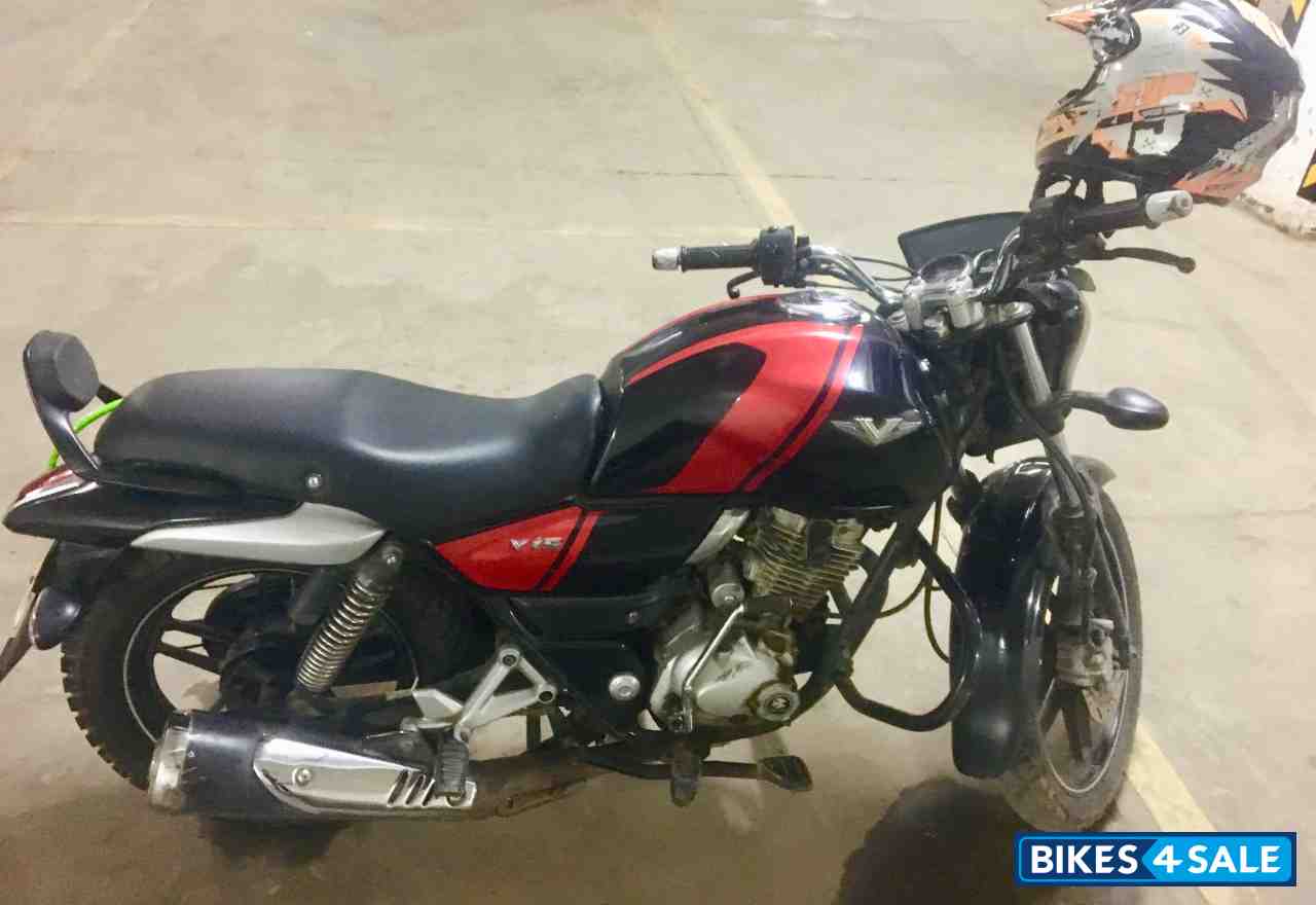 Bajaj V15