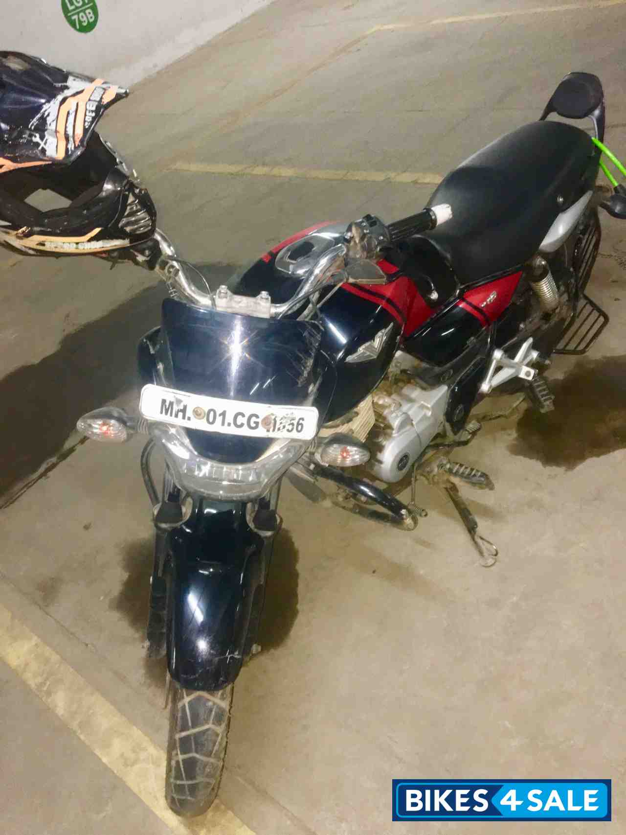 Bajaj V15