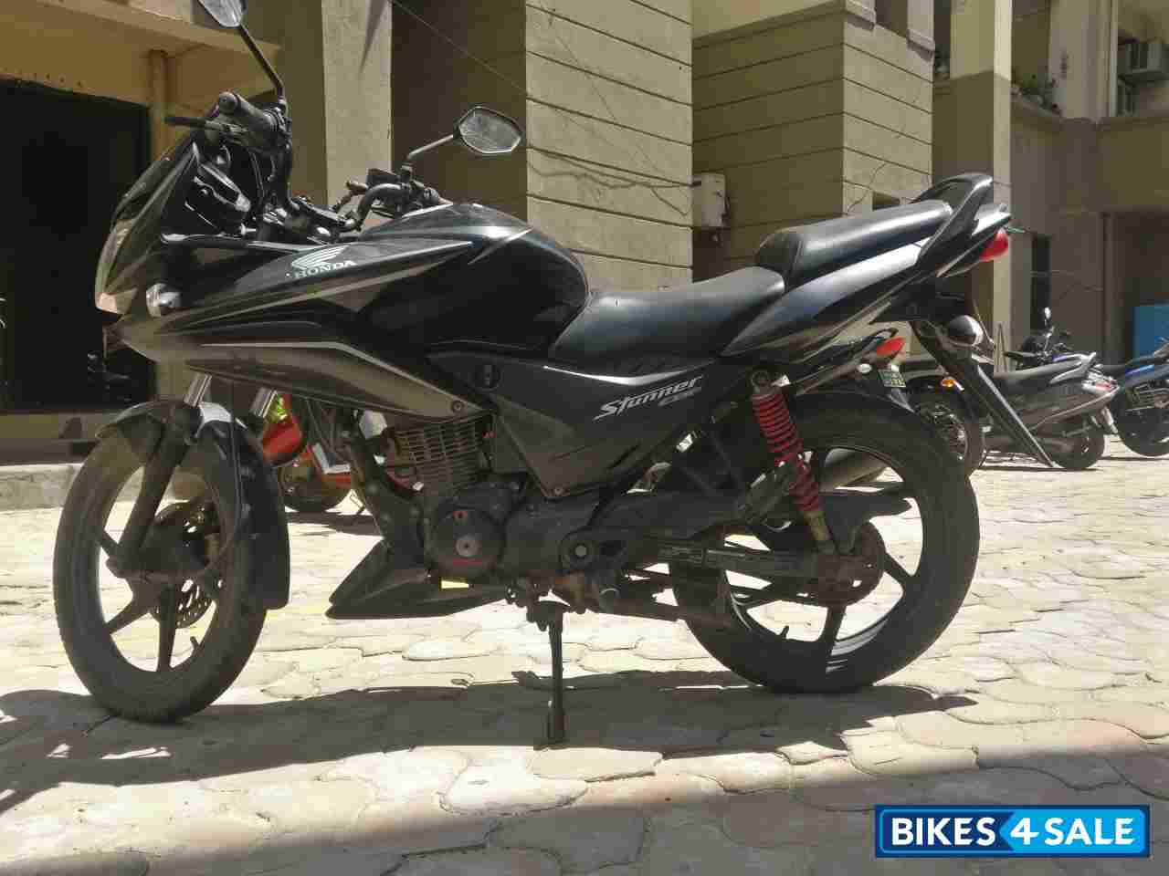 Black And Grey Metal Honda CBF Stunner