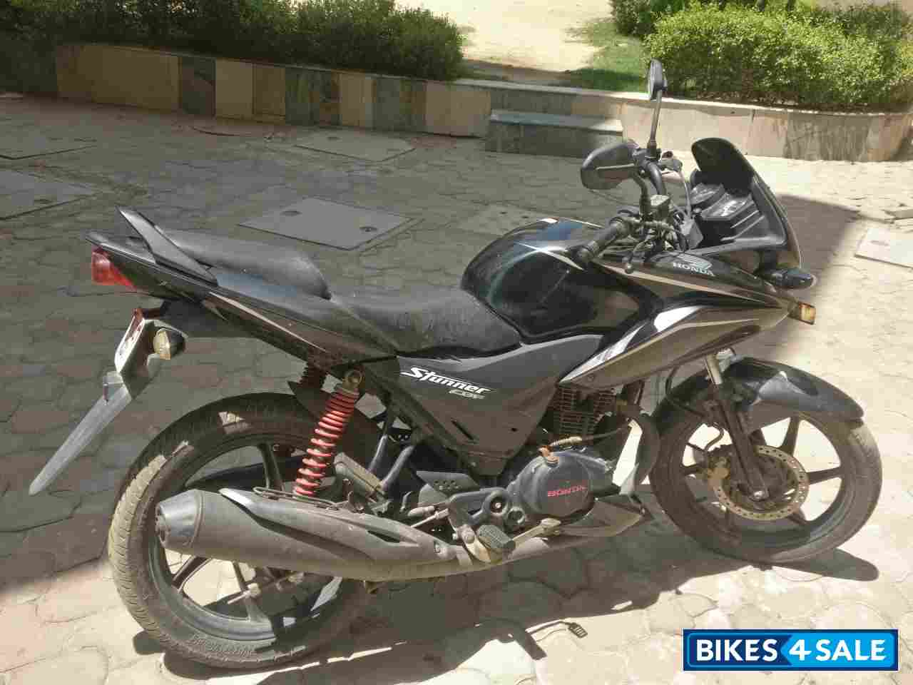 Black And Grey Metal Honda CBF Stunner