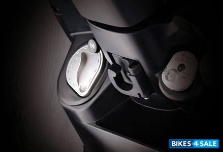 Silver Mahindra Flyte Silver Mahindra Flyte