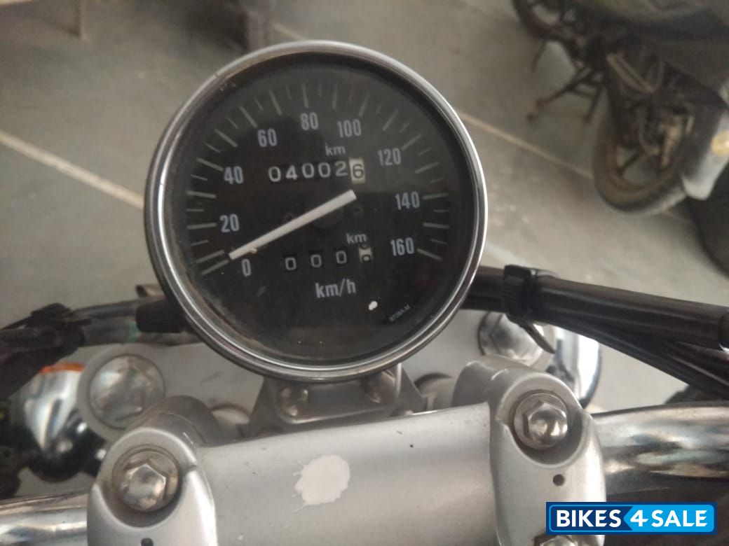 Black Bajaj Avenger 220 DTS-i