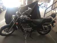 Black Bajaj Avenger 220 DTS-i