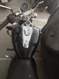 Black Bajaj Avenger 220 DTS-i