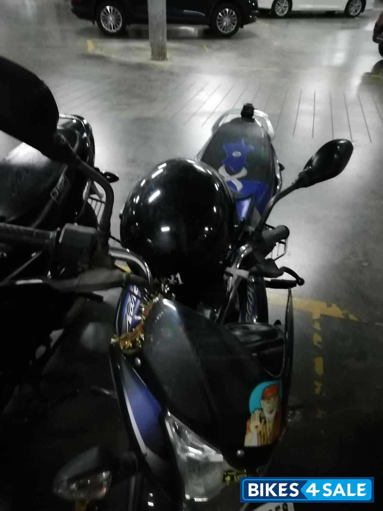Blue Bajaj Discover 100M