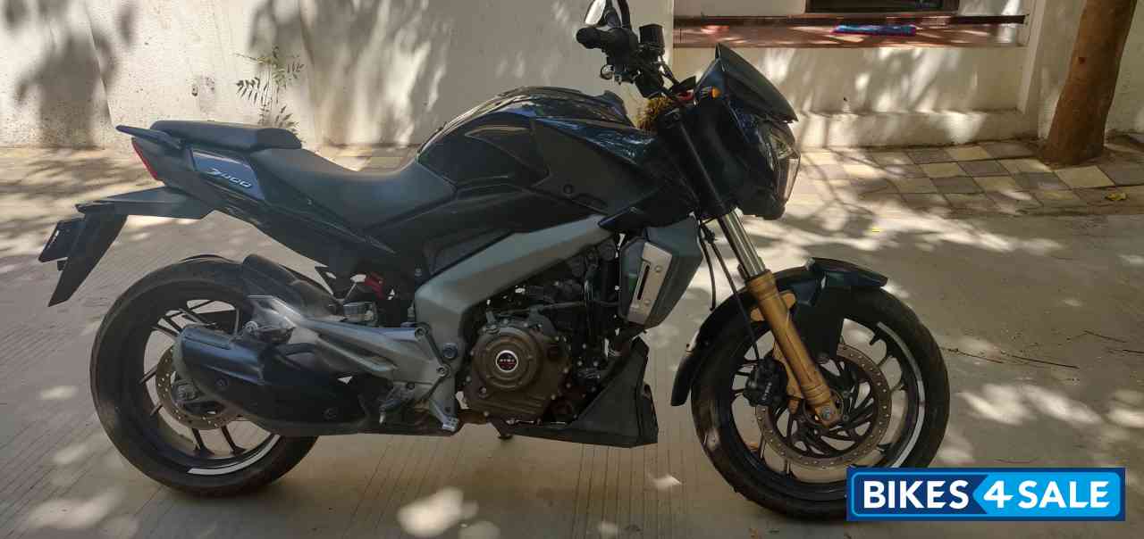 Midnight Blue Bajaj Dominar 400