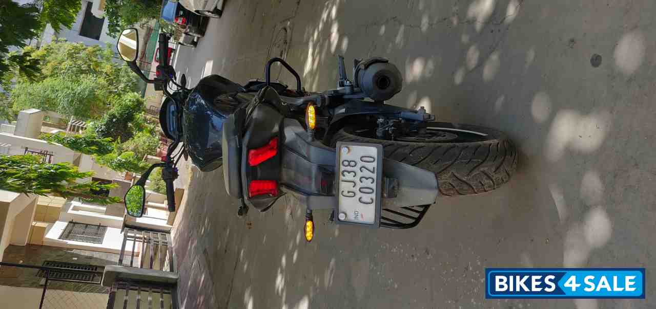 Midnight Blue Bajaj Dominar 400