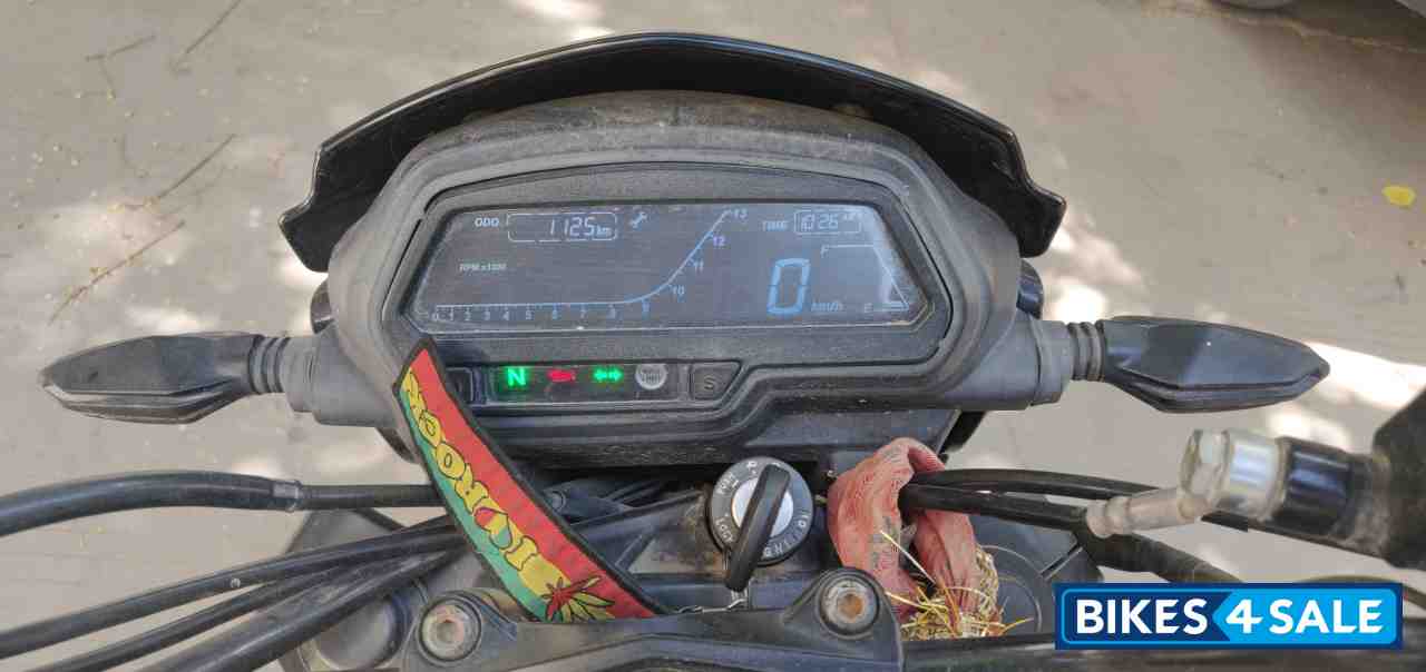 Midnight Blue Bajaj Dominar 400