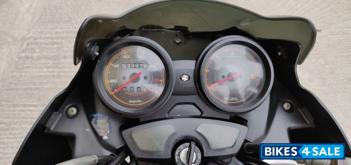 Black/red Bajaj Discover 125 Black/red Bajaj Discover 125