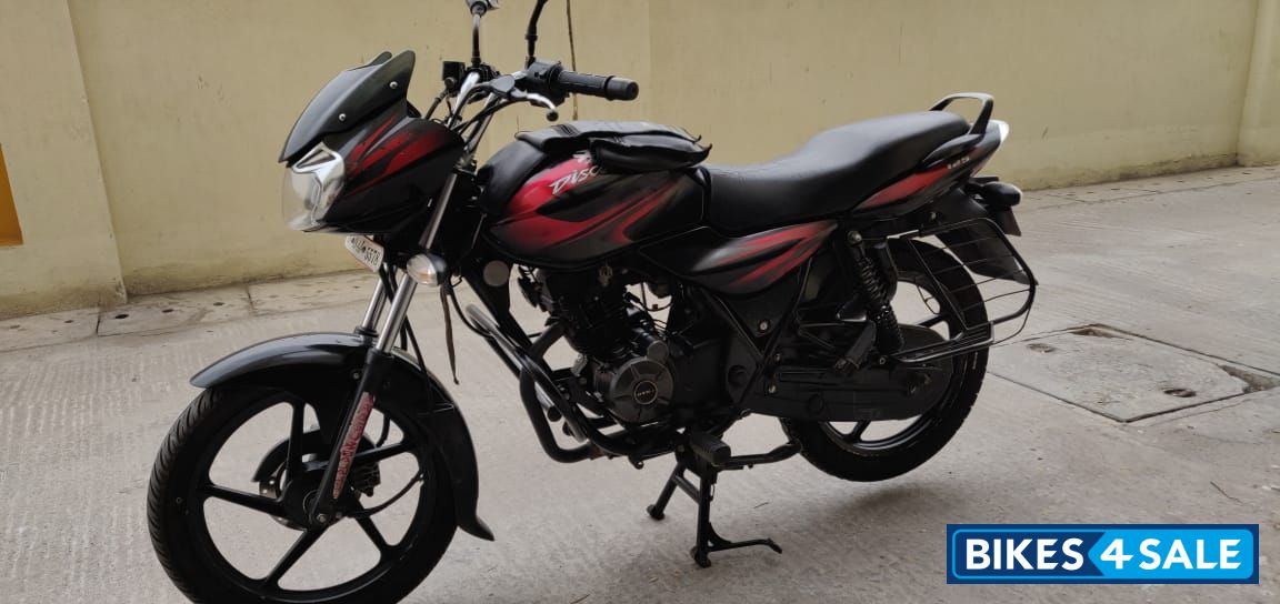 Black/red Bajaj Discover 125 Black/red Bajaj Discover 125