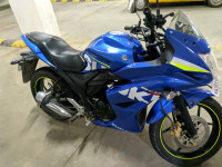 Blue Suzuki Gixxer SF