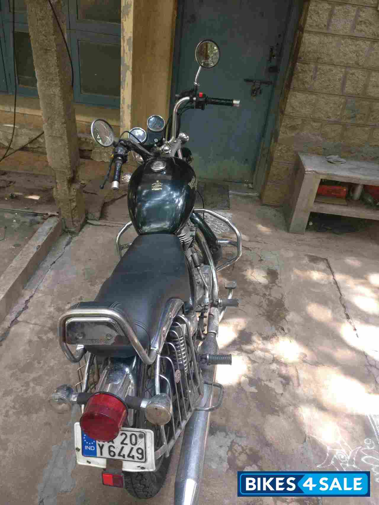 Black Royal Enfield Thunderbird 350