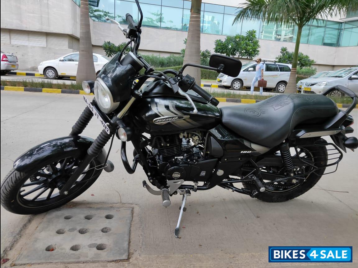 Black Bajaj Avenger Street 180 Black Bajaj Avenger Street 180
