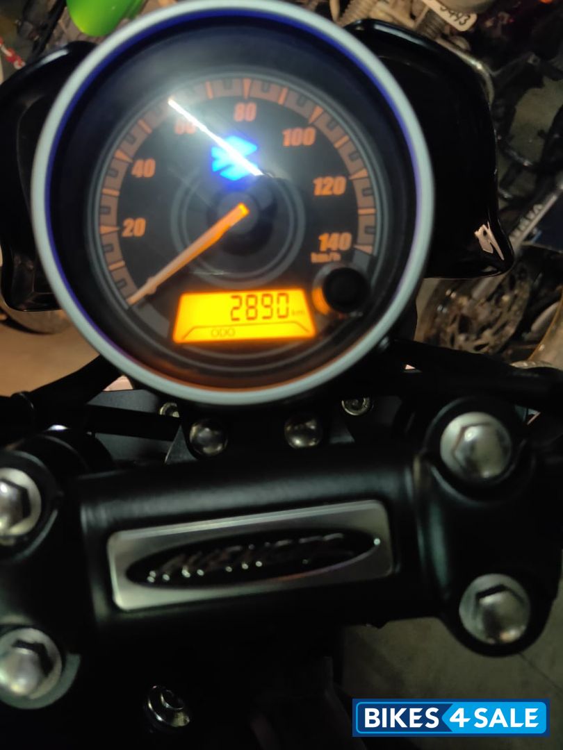 Black Bajaj Avenger Street 180 Black Bajaj Avenger Street 180
