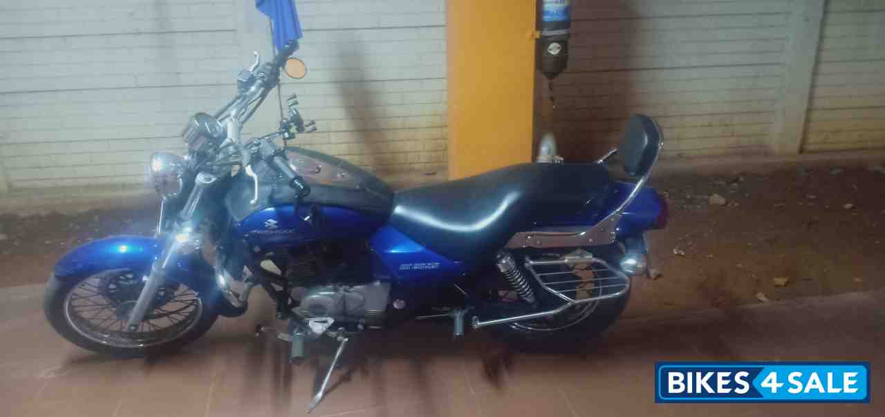 Bajaj Avenger 220 DTS-i