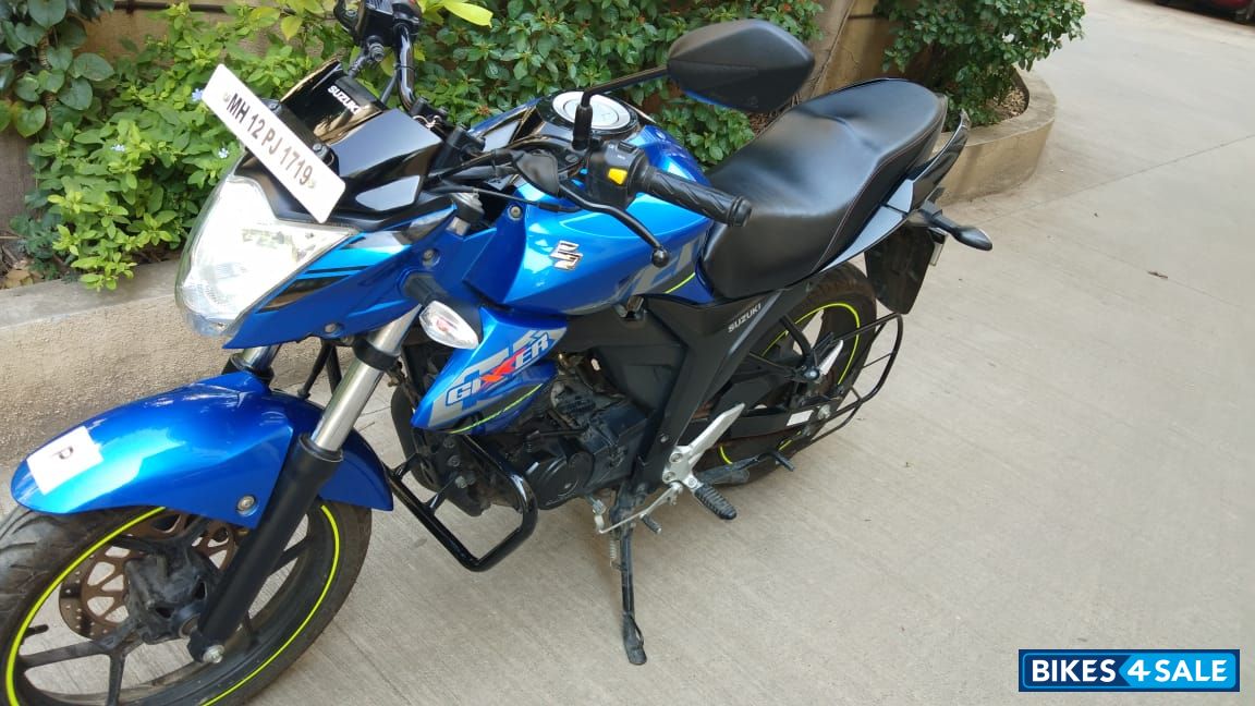 Blue Suzuki Gixxer ABS