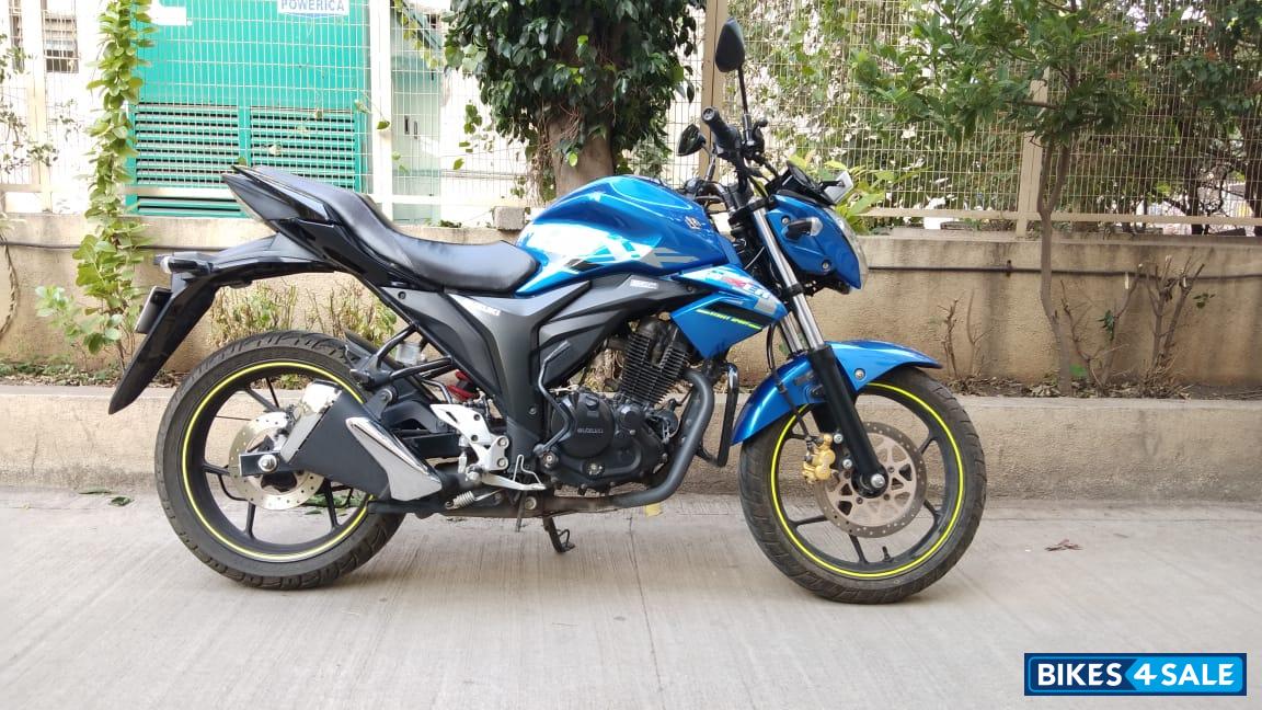 Blue Suzuki Gixxer ABS