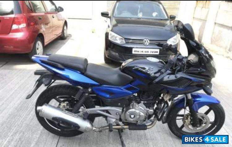 Blue Bajaj Pulsar 220F