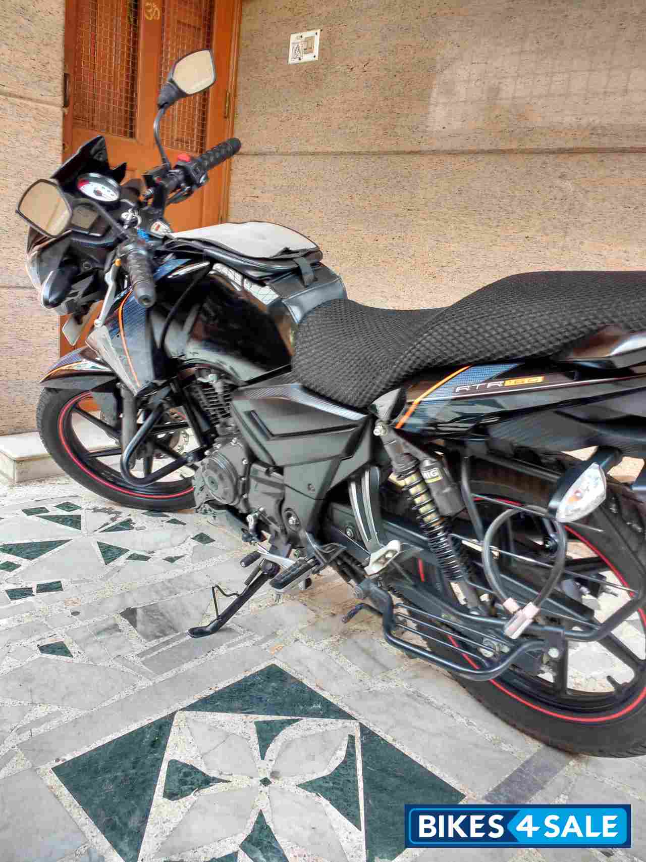 Black TVS Apache RTR 160 Black TVS Apache RTR 160