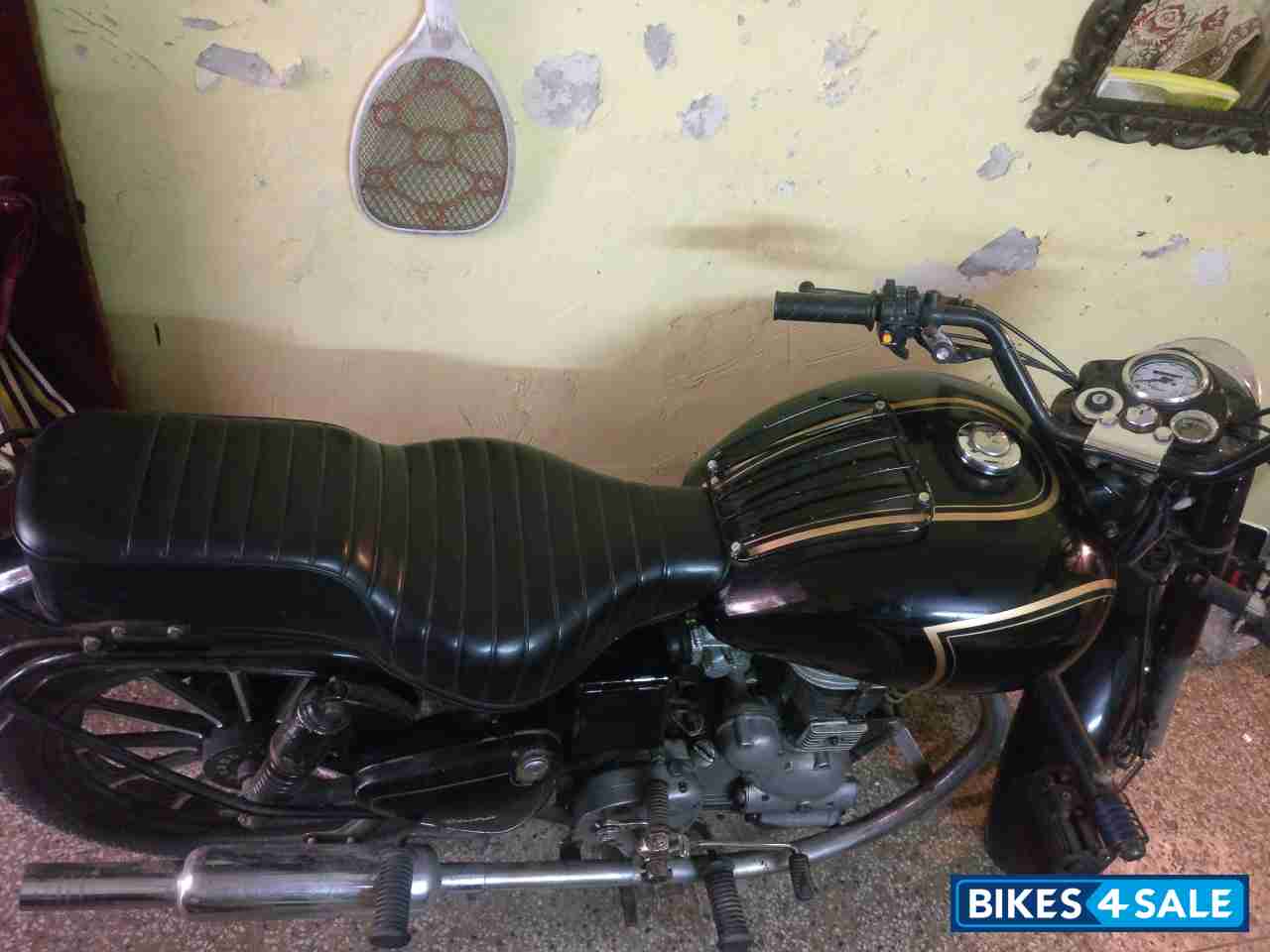 Black Royal Enfield Bullet Standard 350