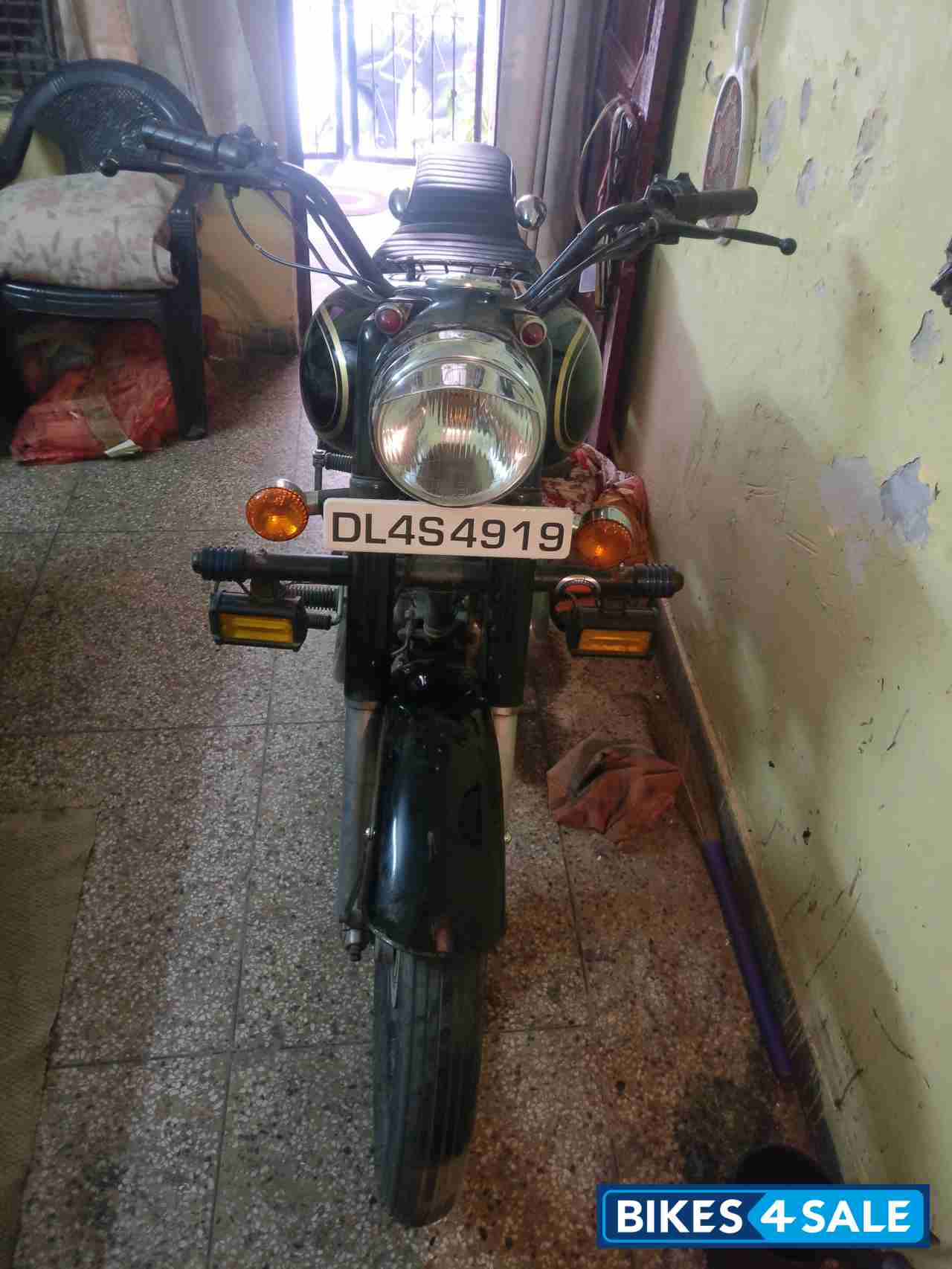 Black Royal Enfield Bullet Standard 350